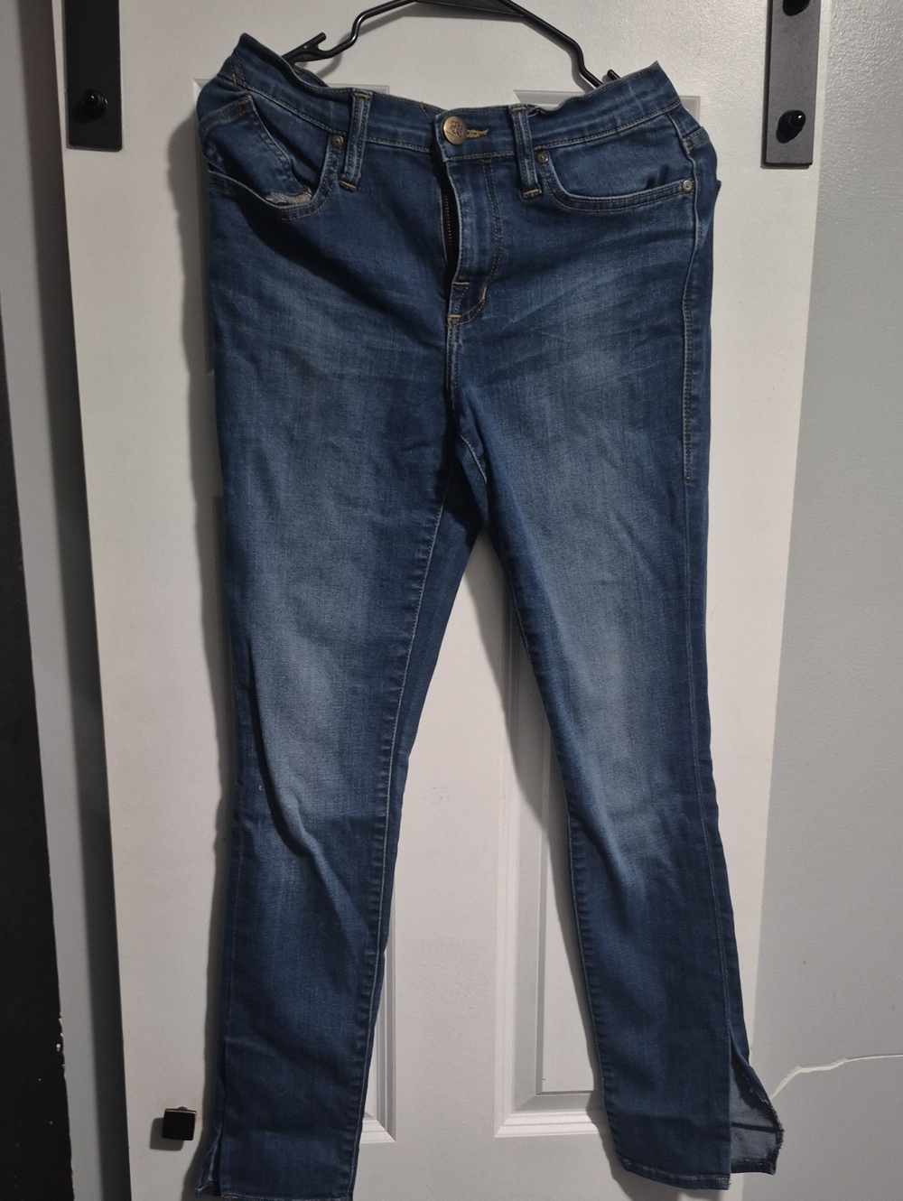Rock & Republic Women's Skinny Jeans in Medium Blue Wash